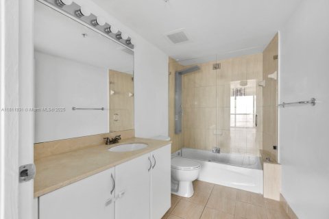 Copropriété à vendre à Miami, Floride: 2 chambres, 97.36 m2 № 2018543 - photo 19