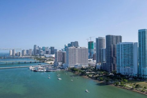 Copropriété à vendre à Miami, Floride: 2 chambres, 97.36 m2 № 2018543 - photo 24
