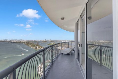 Copropriété à vendre à Miami, Floride: 2 chambres, 97.36 m2 № 2018543 - photo 20
