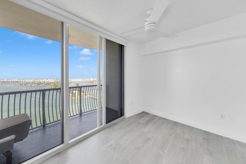 Copropriété à vendre à Miami, Floride: 2 chambres, 97.36 m2 № 2018543 - photo 5
