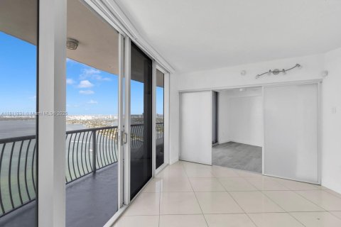 Copropriété à vendre à Miami, Floride: 2 chambres, 97.36 m2 № 2018543 - photo 3