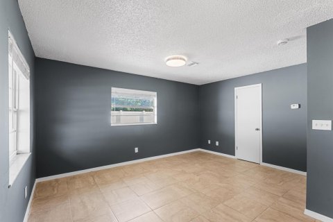 Casa en venta en Vero Beach, Florida, 3 dormitorios, 127.28 m2 № 2243846 - foto 4