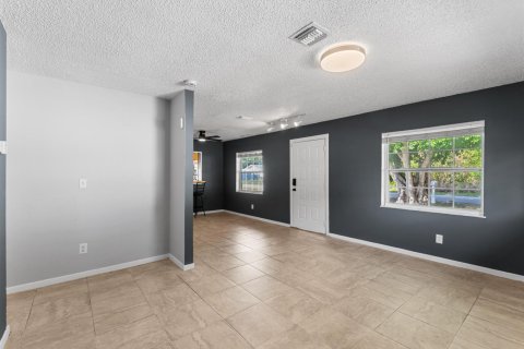 Casa en venta en Vero Beach, Florida, 3 dormitorios, 127.28 m2 № 2243846 - foto 3