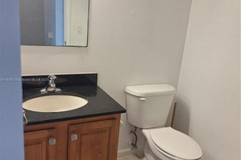 Townhouse in Margate, Florida 2 bedrooms, 110.55 sq.m. № 1748858 - photo 13