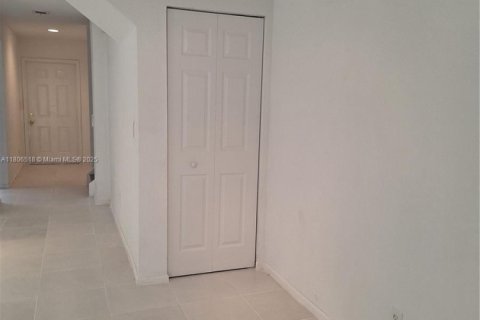 Townhouse in Margate, Florida 2 bedrooms, 110.55 sq.m. № 1748858 - photo 9