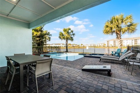 House in Kissimmee, Florida 6 bedrooms, 331.01 sq.m. № 1543658 - photo 3