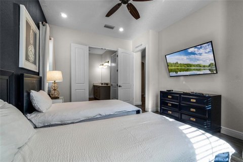 House in Kissimmee, Florida 6 bedrooms, 331.01 sq.m. № 1543658 - photo 18