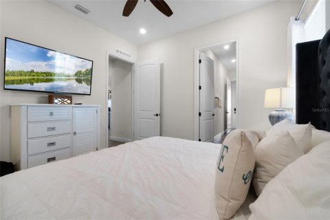 House in Kissimmee, Florida 6 bedrooms, 331.01 sq.m. № 1543658 - photo 27