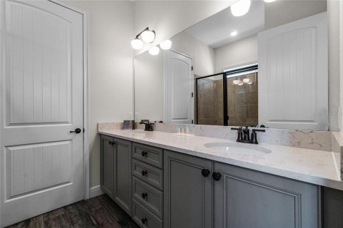 House in Kissimmee, Florida 6 bedrooms, 331.01 sq.m. № 1543658 - photo 25