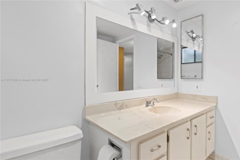 Купить кондоминиум в Майами, Флорида 2 спальни, 119.57м2, № 2017229 - фото 18