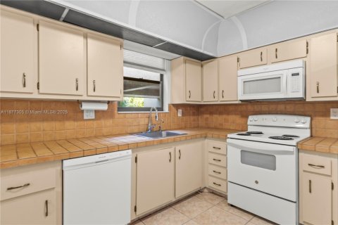 Купить кондоминиум в Майами, Флорида 2 спальни, 119.57м2, № 2017229 - фото 7