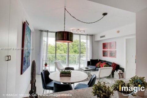 Appartement à louer à Miami, Floride: 2 chambres, 83.24 m2 № 1939335 - photo 4