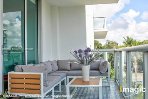 Appartement à louer à Miami, Floride: 2 chambres, 83.24 m2 № 1939335 - photo 3