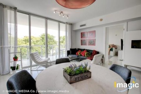 Appartement à louer à Miami, Floride: 2 chambres, 83.24 m2 № 1939335 - photo 9