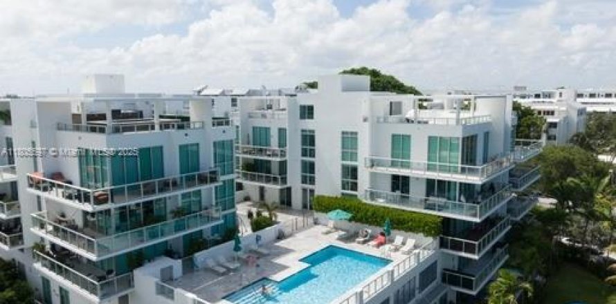 Appartement à Miami, Floride 2 chambres, 83.24 m2 № 1939335