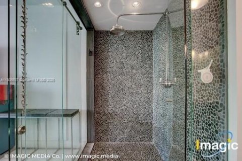 Appartement à louer à Miami, Floride: 2 chambres, 83.24 m2 № 1939335 - photo 13