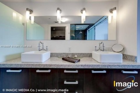 Appartement à louer à Miami, Floride: 2 chambres, 83.24 m2 № 1939335 - photo 6