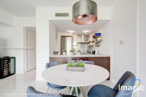 Appartement à louer à Miami, Floride: 2 chambres, 83.24 m2 № 1939335 - photo 2