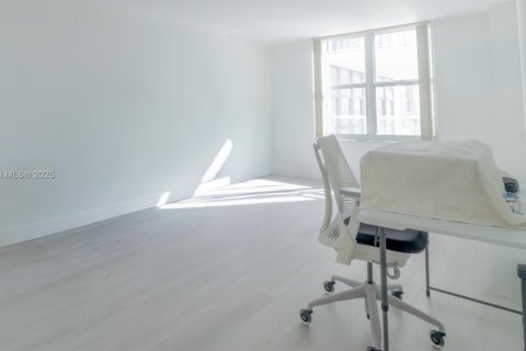 Condo in Sunny Isles Beach, Florida, 2 bedrooms  № 1943715 - photo 13