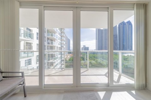 Condo in Sunny Isles Beach, Florida, 2 bedrooms  № 1943715 - photo 2