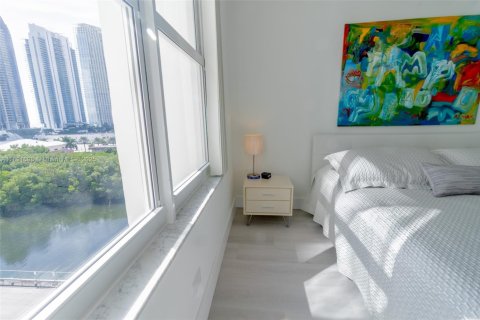 Condo in Sunny Isles Beach, Florida, 2 bedrooms  № 1943715 - photo 12