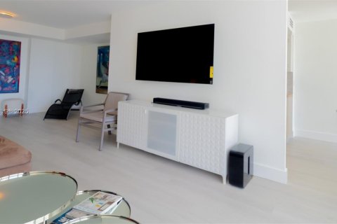 Condo in Sunny Isles Beach, Florida, 2 bedrooms  № 1943715 - photo 6