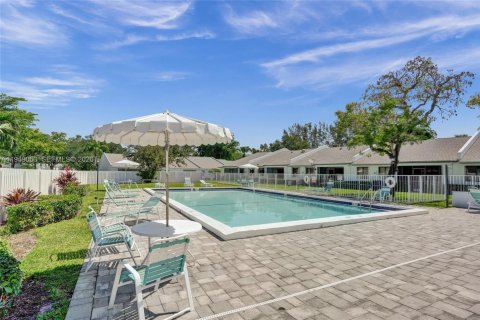 Casa en venta en Royal Palm Beach, Florida, 3 dormitorios, 139.82 m2 № 2004865 - foto 25