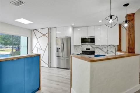 Casa en venta en Royal Palm Beach, Florida, 3 dormitorios, 139.82 m2 № 2004865 - foto 2