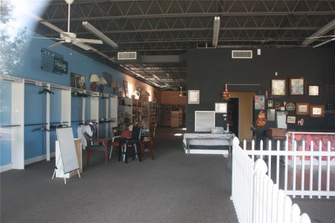 Immobilier commercial à louer à Gainesville, Floride: 613.71 m2 № 1724471 - photo 7