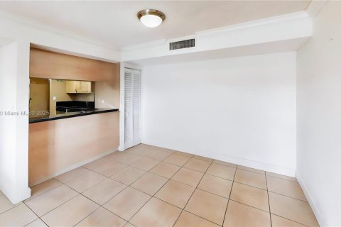 Copropriété à vendre à Miami, Floride: 2 chambres, 97.55 m2 № 1825704 - photo 11