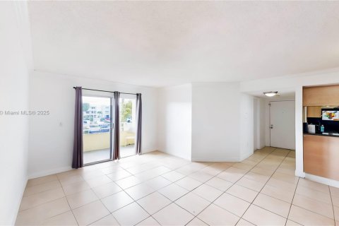 Copropriété à vendre à Miami, Floride: 2 chambres, 97.55 m2 № 1825704 - photo 4