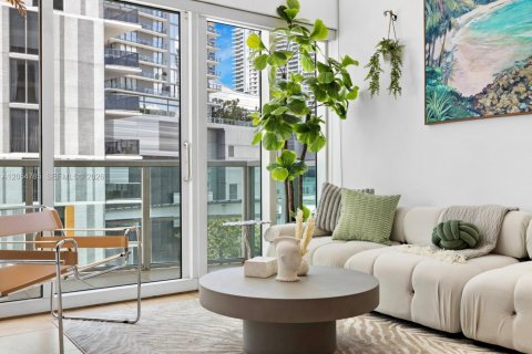 Condo in Miami, Florida, 2 bedrooms  № 2186201 - photo 3