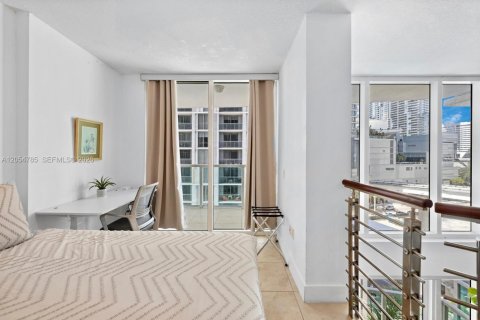 Condo in Miami, Florida, 2 bedrooms  № 2186201 - photo 25
