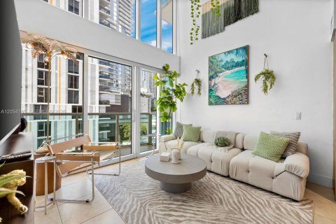 Condo in Miami, Florida, 2 bedrooms  № 2186201 - photo 2