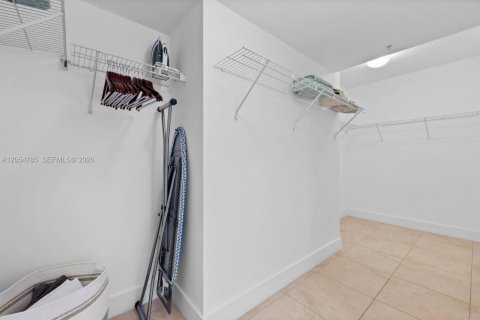 Condo in Miami, Florida, 2 bedrooms  № 2186201 - photo 28