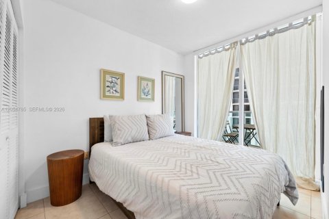 Condo in Miami, Florida, 2 bedrooms  № 2186201 - photo 16