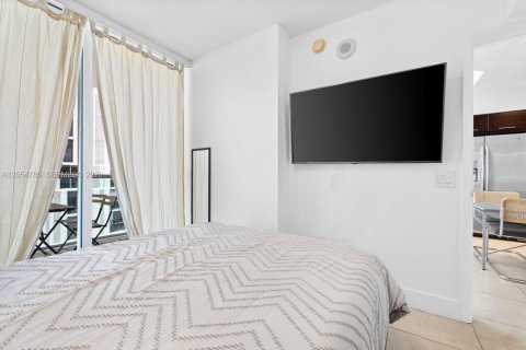 Condo in Miami, Florida, 2 bedrooms  № 2186201 - photo 15
