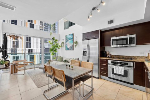 Condo in Miami, Florida, 2 bedrooms  № 2186201 - photo 5