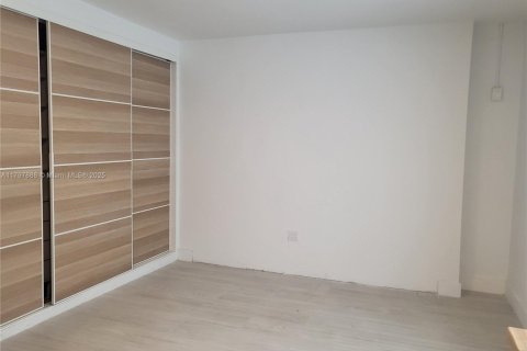 House in Davie, Florida 1 bedroom, 125.7 sq.m. № 1963049 - photo 3