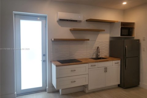 House in Davie, Florida 1 bedroom, 125.7 sq.m. № 1963049 - photo 5