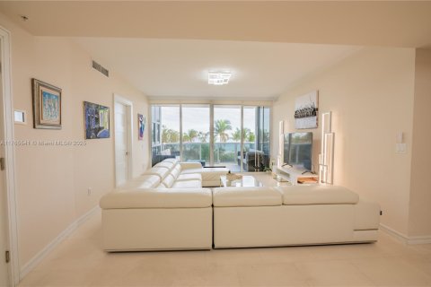 Condo in Sunny Isles Beach, Florida, 3 bedrooms  № 1860777 - photo 10