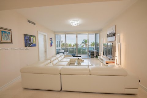 Condo in Sunny Isles Beach, Florida, 3 bedrooms  № 1860777 - photo 11
