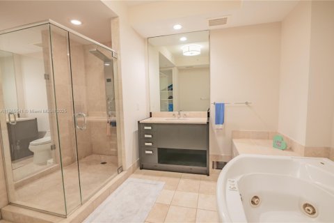 Condo in Sunny Isles Beach, Florida, 3 bedrooms  № 1860777 - photo 27