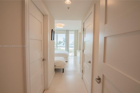 Condo in Sunny Isles Beach, Florida, 3 bedrooms  № 1860777 - photo 17