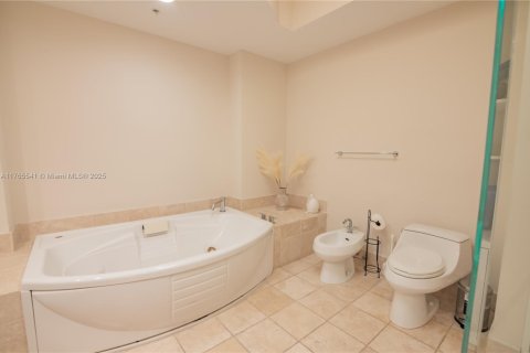 Condo in Sunny Isles Beach, Florida, 3 bedrooms  № 1860777 - photo 28