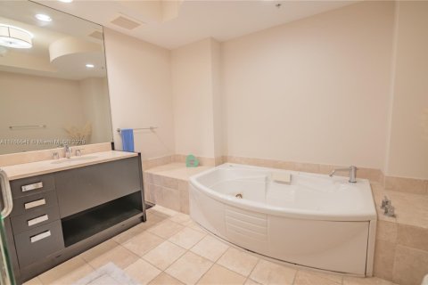 Condo in Sunny Isles Beach, Florida, 3 bedrooms  № 1860777 - photo 26