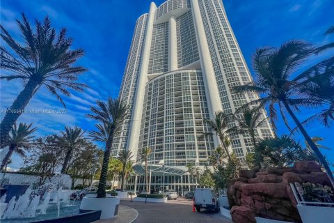 Condo in Sunny Isles Beach, Florida, 3 bedrooms  № 1860777 - photo 30
