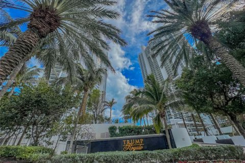 Condo in Sunny Isles Beach, Florida, 3 bedrooms  № 1860777 - photo 29