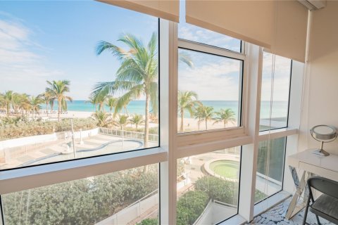 Condo in Sunny Isles Beach, Florida, 3 bedrooms  № 1860777 - photo 23