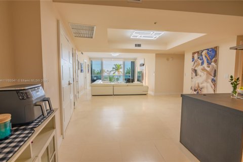 Condo in Sunny Isles Beach, Florida, 3 bedrooms  № 1860777 - photo 3